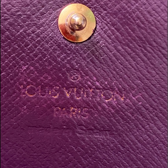 AUTHENTIC LOUIS VUITTON EPI BLACK LONG WALLET - Picture 5 of 10